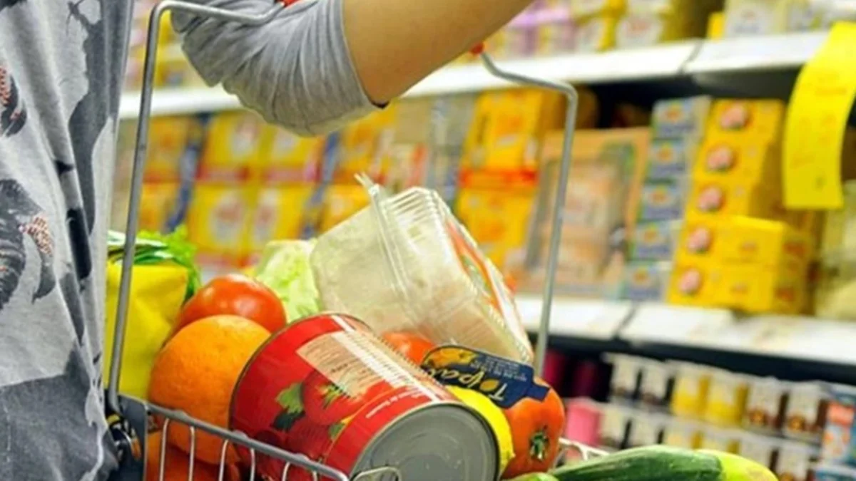 Bakanlık Kararı Sonrası Marketteki Ürünlerin %70'i Raftan Toplanıyor!