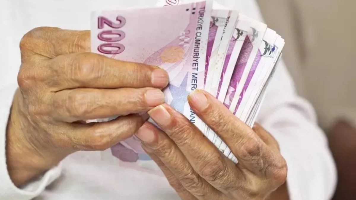Emekliye Geri Ödeme Müjdesi! Geçmiş Tutarlar Hesaplanıp Yatırılacak